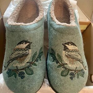 L.L. Bean Daybreak Scuff Motif Women's Slippers